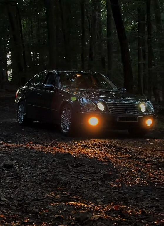 Mercedes-Benz E 320