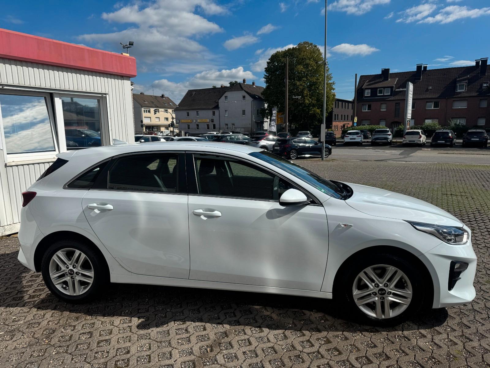 Kia Ceed 1.4 T-GDI DCT7 Vision *Navi*AWR*Garantie*