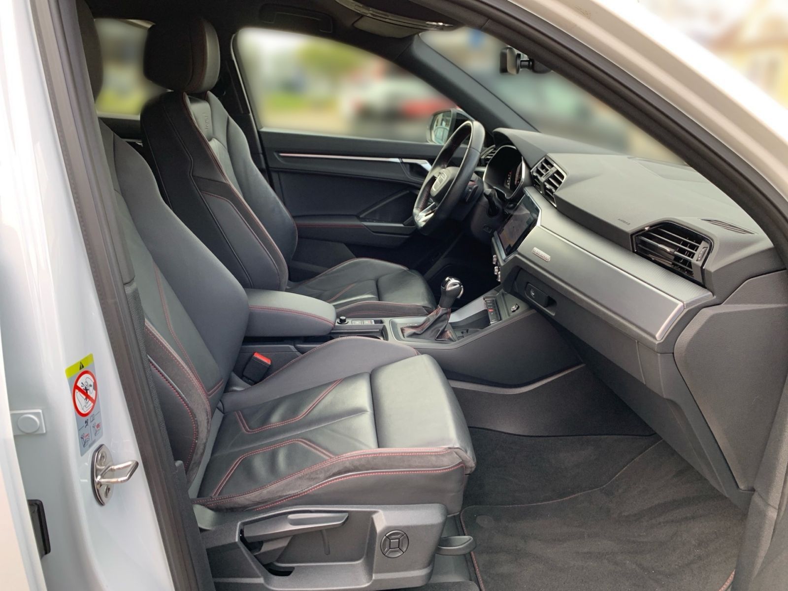 Fahrzeugabbildung Audi Q3 Sportback 45 2.0 TFSI quattro S line Aut.