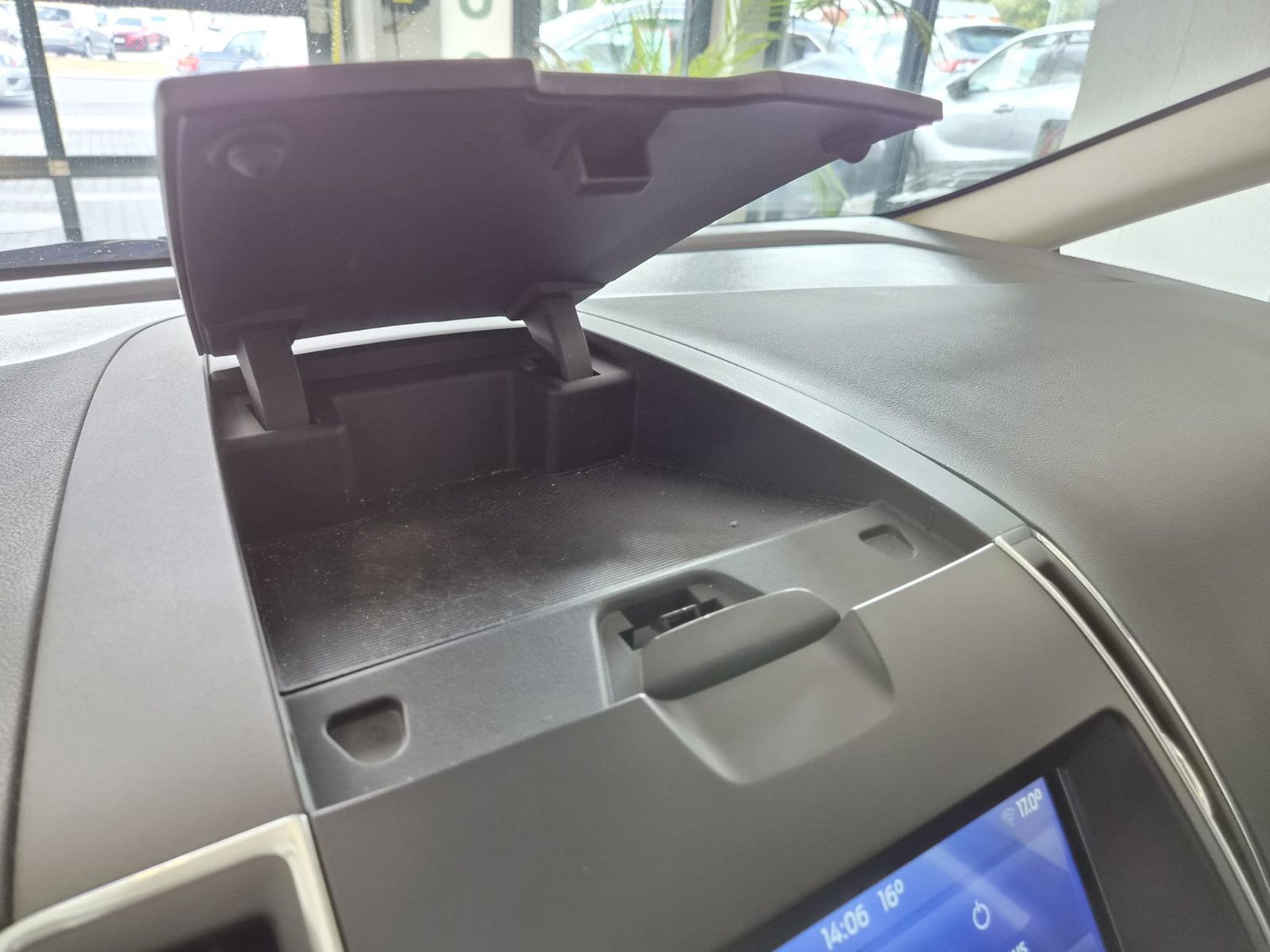 Fahrzeugabbildung Ford S-MAX Titanium / 1. HAND / NAVI / AHK /