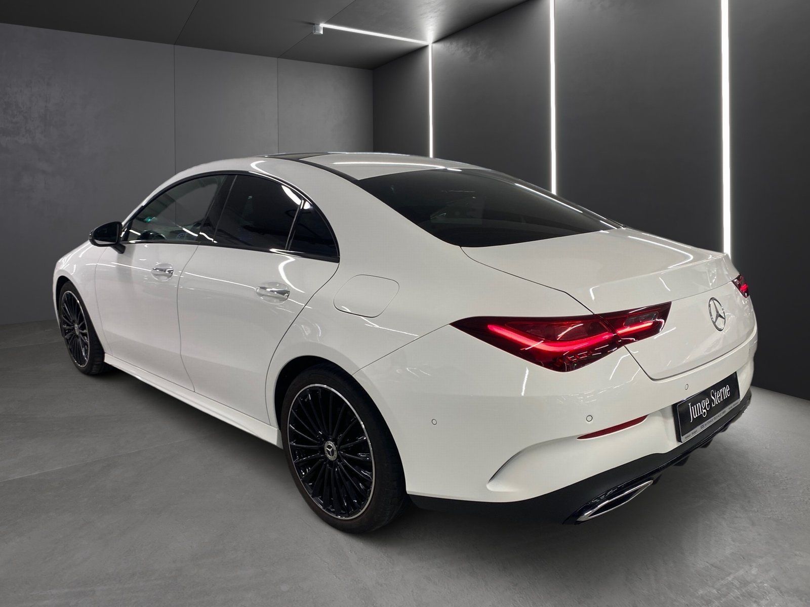 Fahrzeugabbildung Mercedes-Benz CLA 200 AMG*Pano*Totwink*19"*Night*LED*CarPlay*