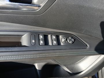 Peugeot 3008 Allure Pack 1.2 PureTech 130 +Navi+Kam.+SHZ