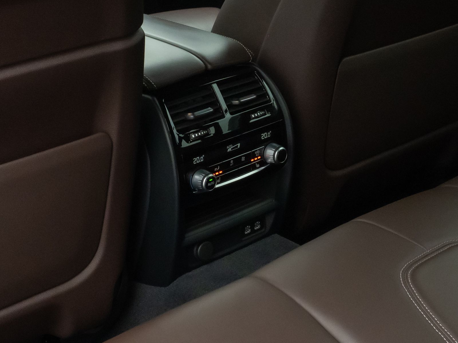 Fahrzeugabbildung BMW M550d xD Laser 360°HUD H/K AHK Komfort 20Zoll