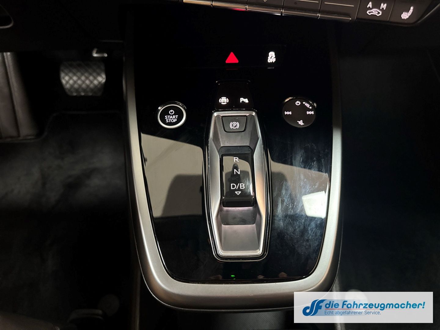 Fahrzeugabbildung Audi Q4 e-tron 45 quattro Sportpaket Navi Leder Digit