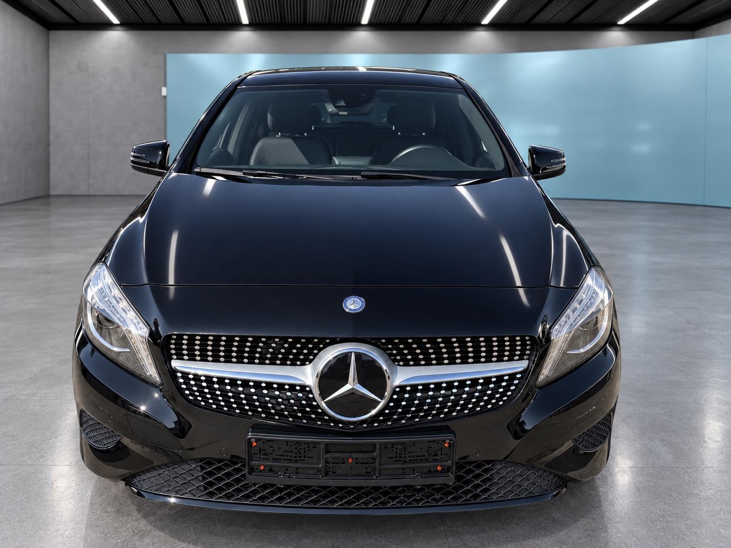 Mercedes-Benz A 180* AUTOMATIK*XENON*NAVI* SERVICE NEU