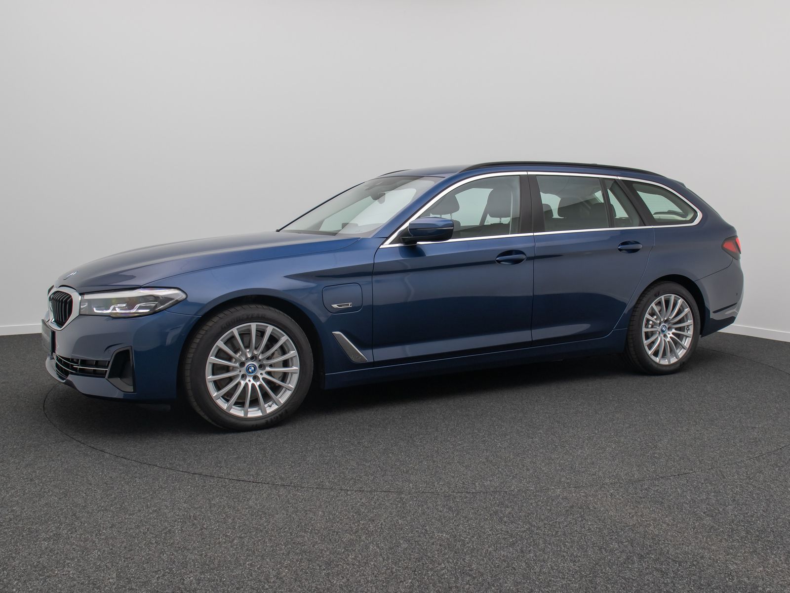 Fahrzeugabbildung BMW 520e Alarm DAB Kamera Cockpit Sport Leder 18Zoll