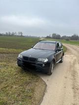 BMW E83 X3 25i - BMW: E83