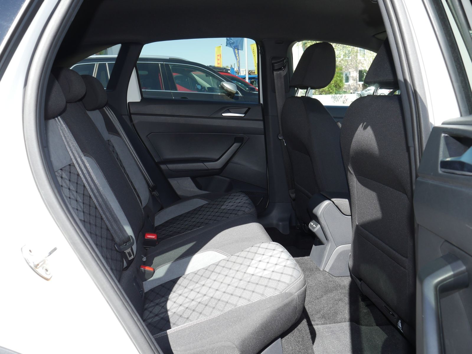 Volkswagen Taigo 1.0 TSI R-Line DSG AHK NAVI ACC SITZHZG MA foto 5
