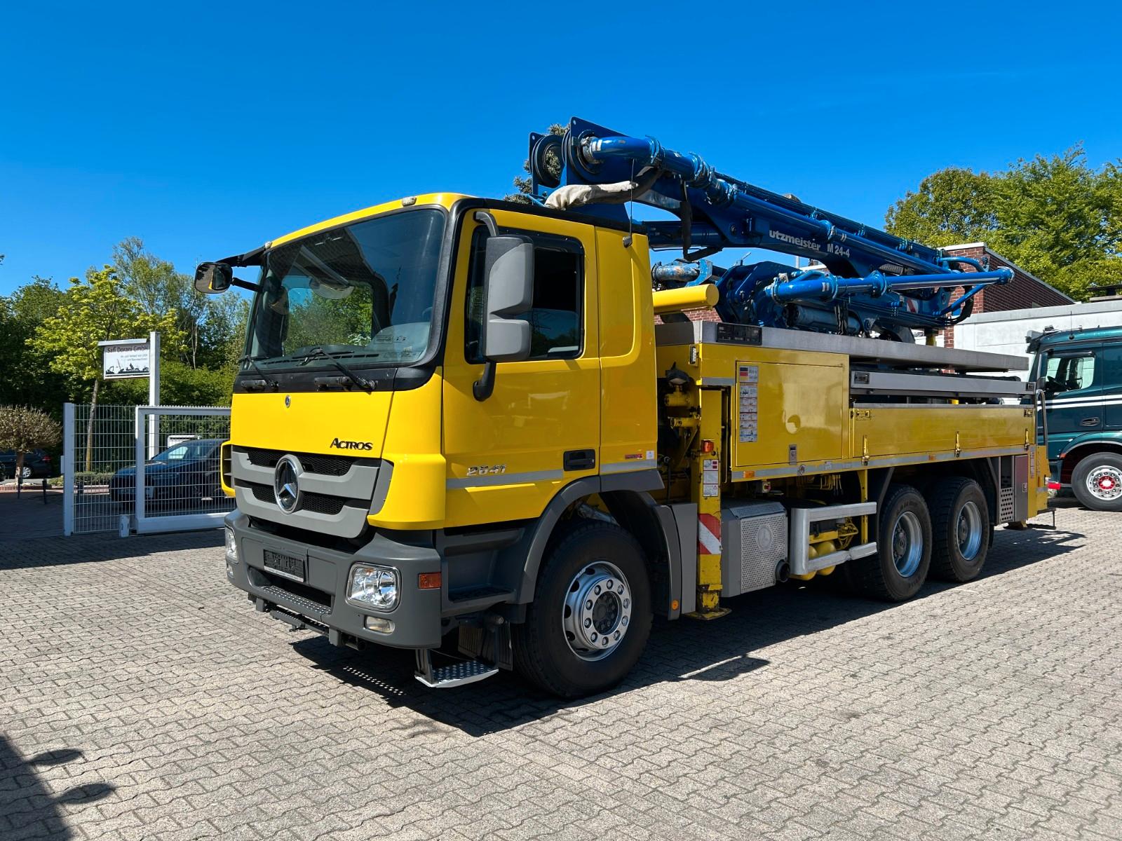 Mercedes-Benz 2641 Hallenmeister Betonpumpe BSF24 Meter4Knick