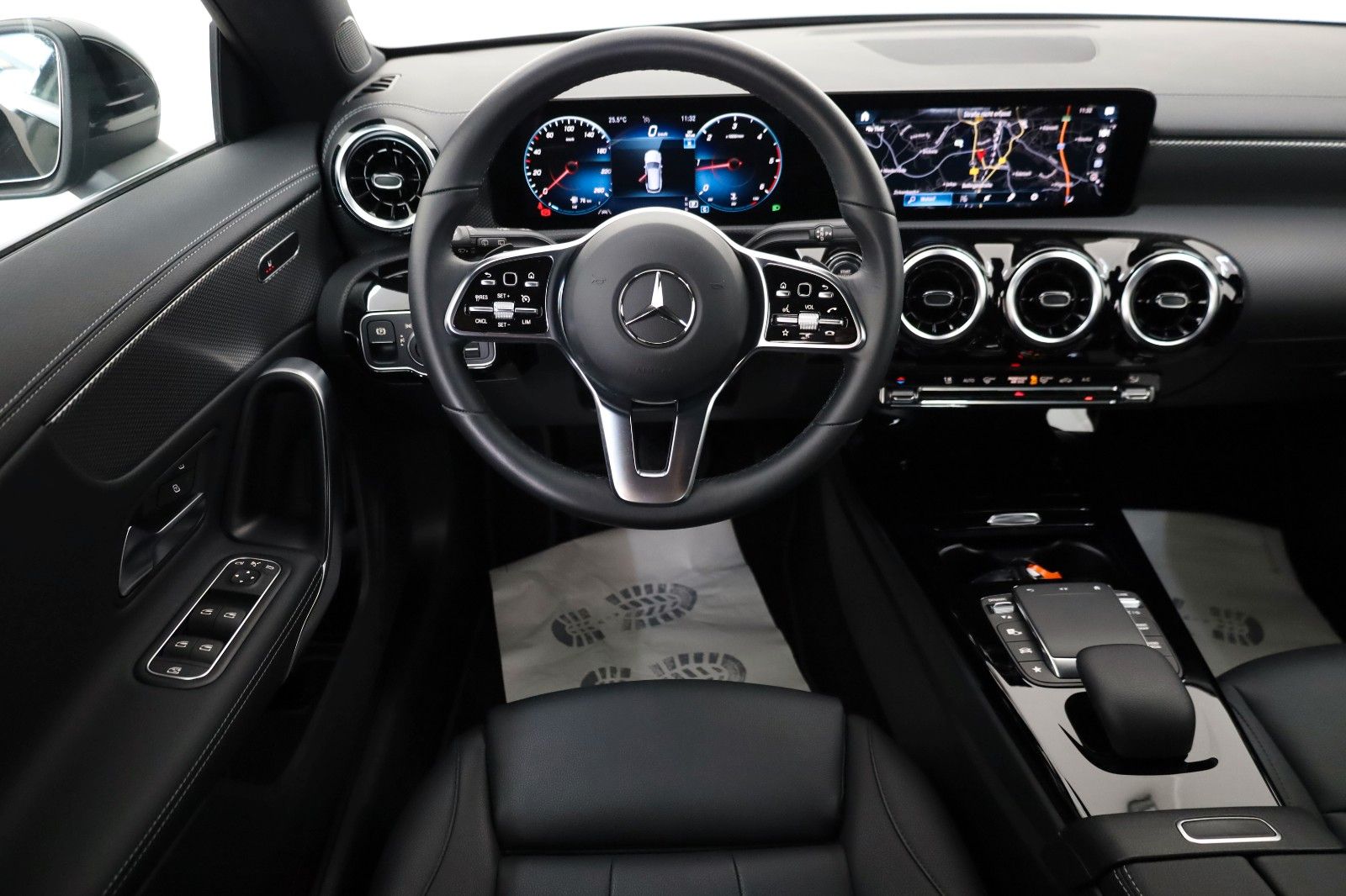 Fahrzeugabbildung Mercedes-Benz CLA 200d SB Leder,Navi,LED,SH,Kamera,Park-Paket