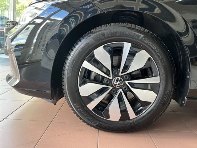 Fahrzeugabbildung Volkswagen Golf 1.5 eTSI DSG GOAL MATRIX NAVI AHK GJR