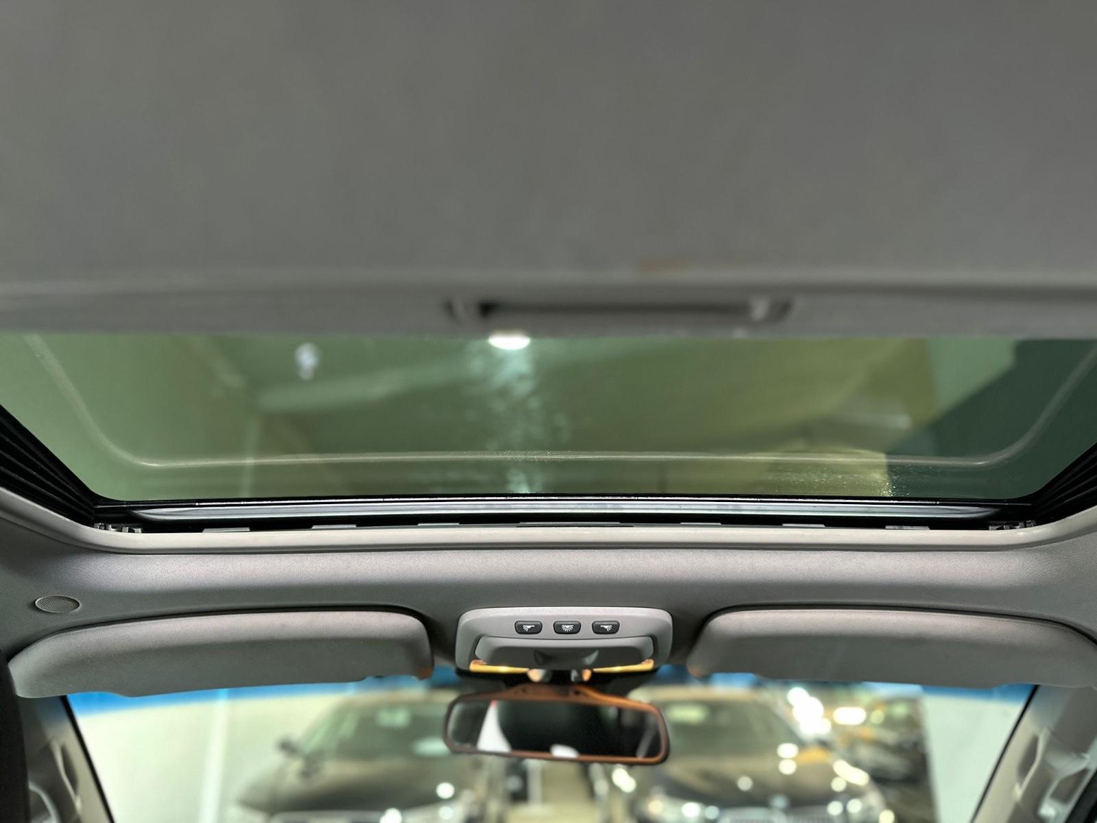 VOLVO XC90 2.4 D5 200 ch MOMENTUM GEARTRONIC 7 PLACES 4X4 - 1ère MAIN - ATTELAGE - TOIT - 194000 km