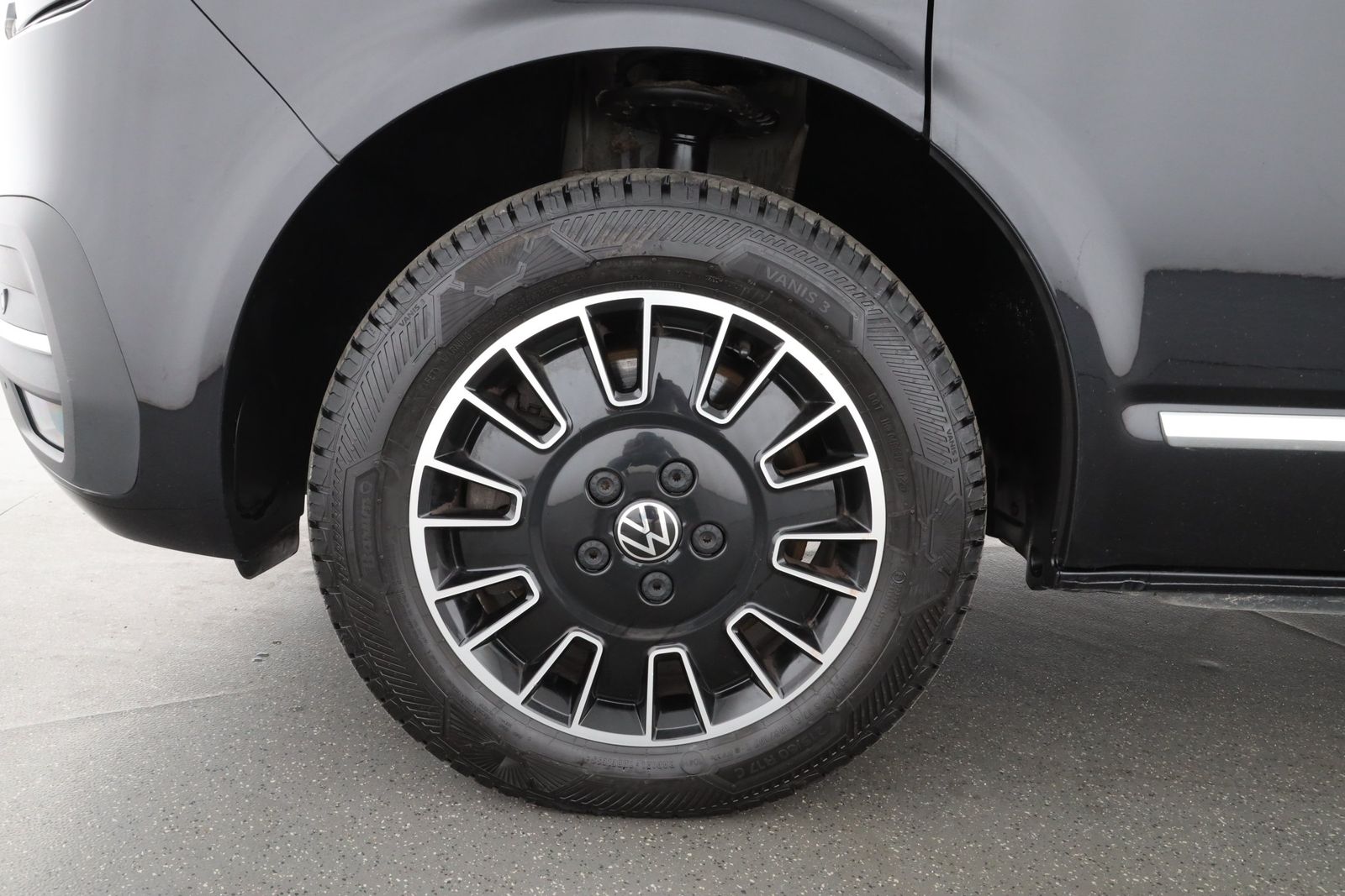Volkswagen T6.1 Multivan TDI COMFORTLINE | LED | NAVI | AHK foto 8