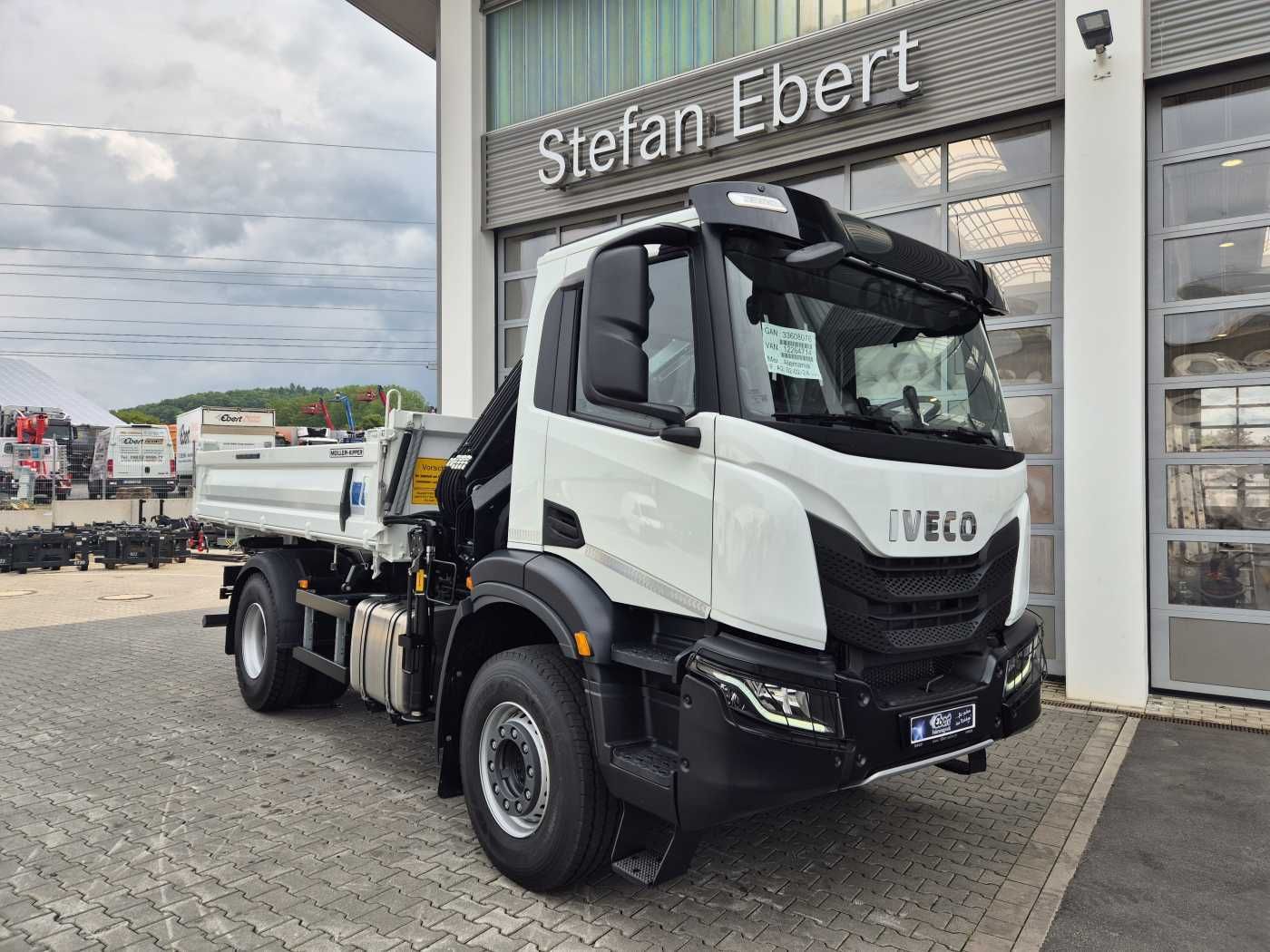Fahrzeugabbildung Iveco X-Way AD200X42/P HR OFF Hiab X-HIDUO 118E-3 Funk