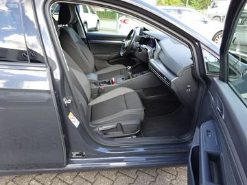 Fotografie 14 des VW Golf VIII 1.5 TSI Active*Navi*LED*SHZ*Alu16Zoll
