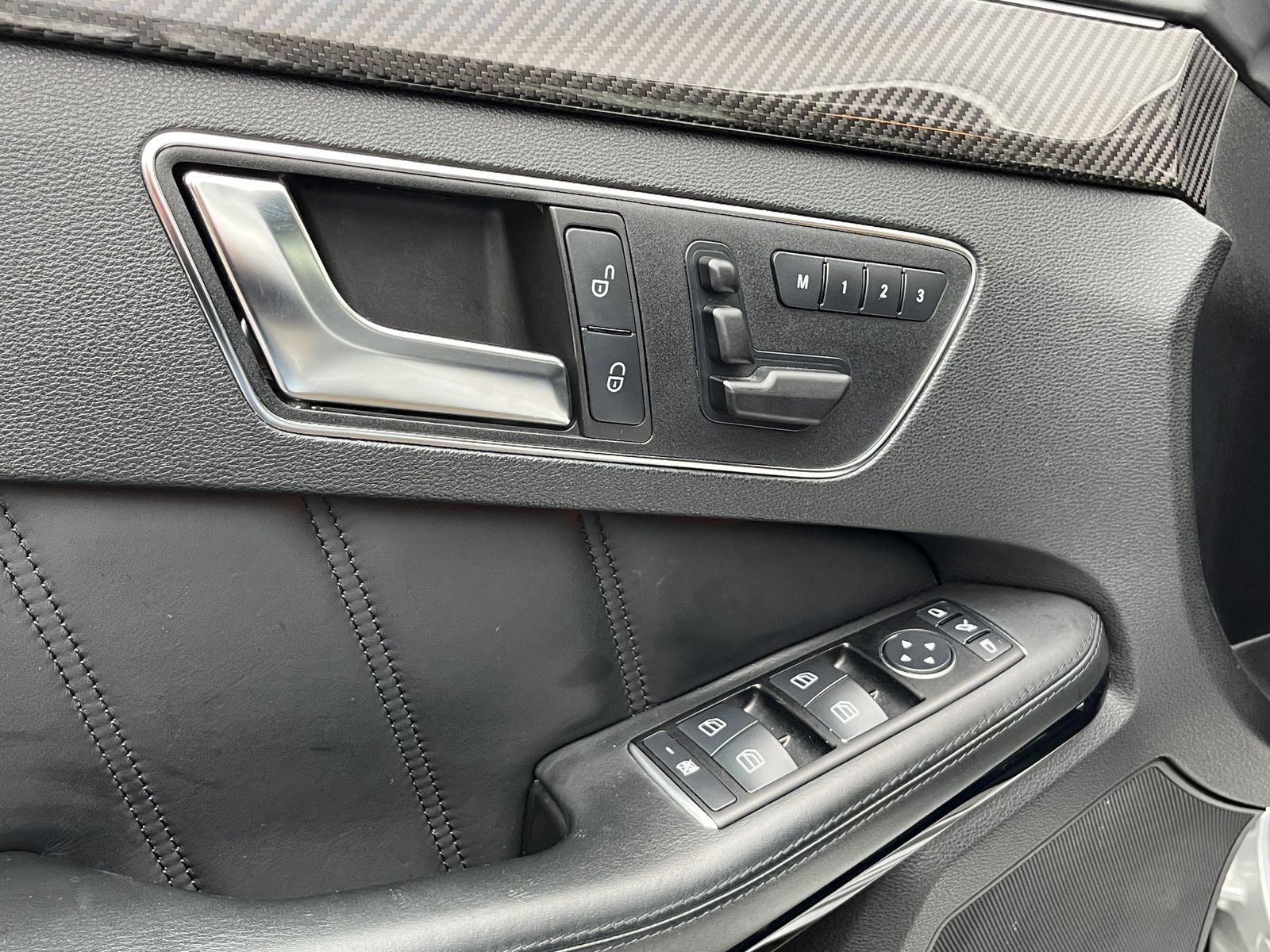 Fahrzeugabbildung Mercedes-Benz E 63 AMG*Perf*Harman*Keramik*Keyless*