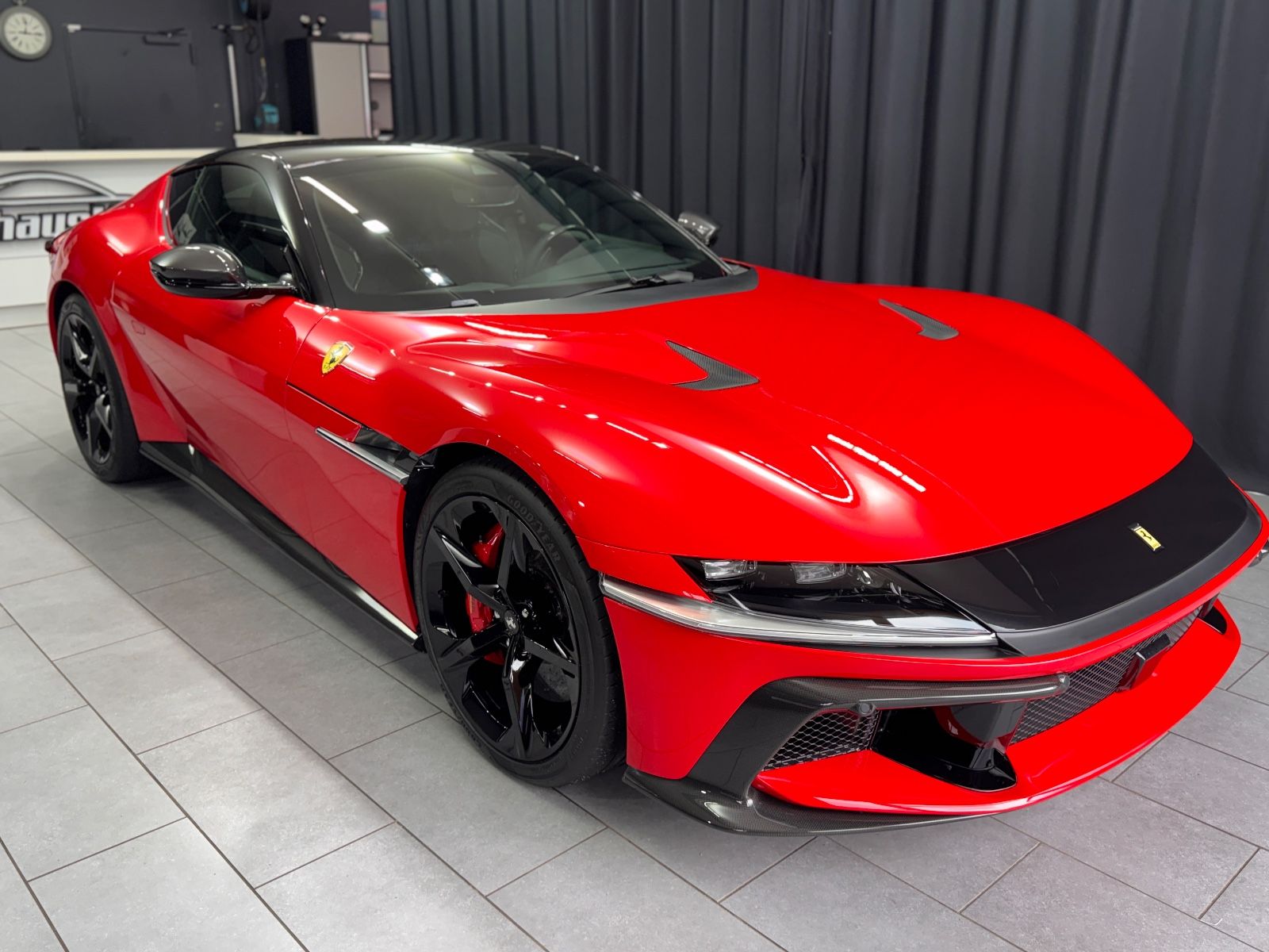 Fahrzeugabbildung Ferrari 12Cilindri|LIFT|FULL-CARBON|RACING-SEAT|ON STOCK