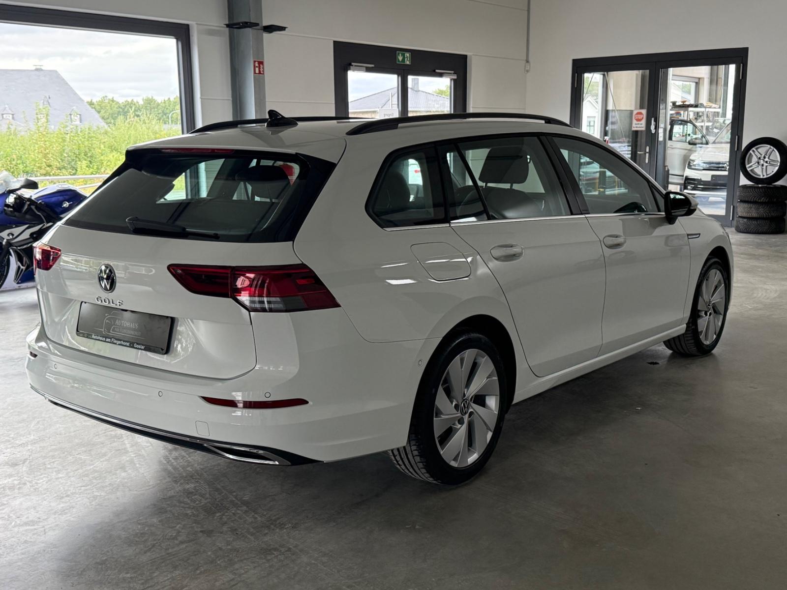Volkswagen Golf VIII Variant Style, миниатюра 3