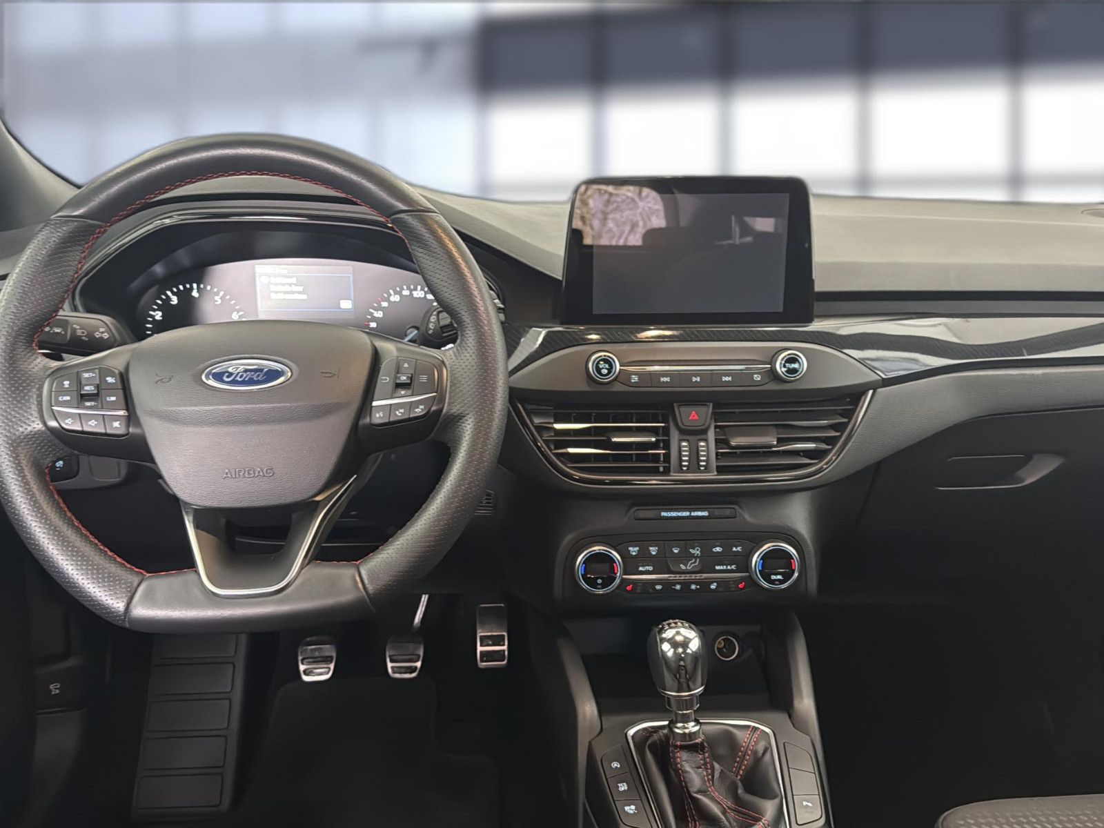 Fahrzeugabbildung Ford Focus Turnier ST-Line