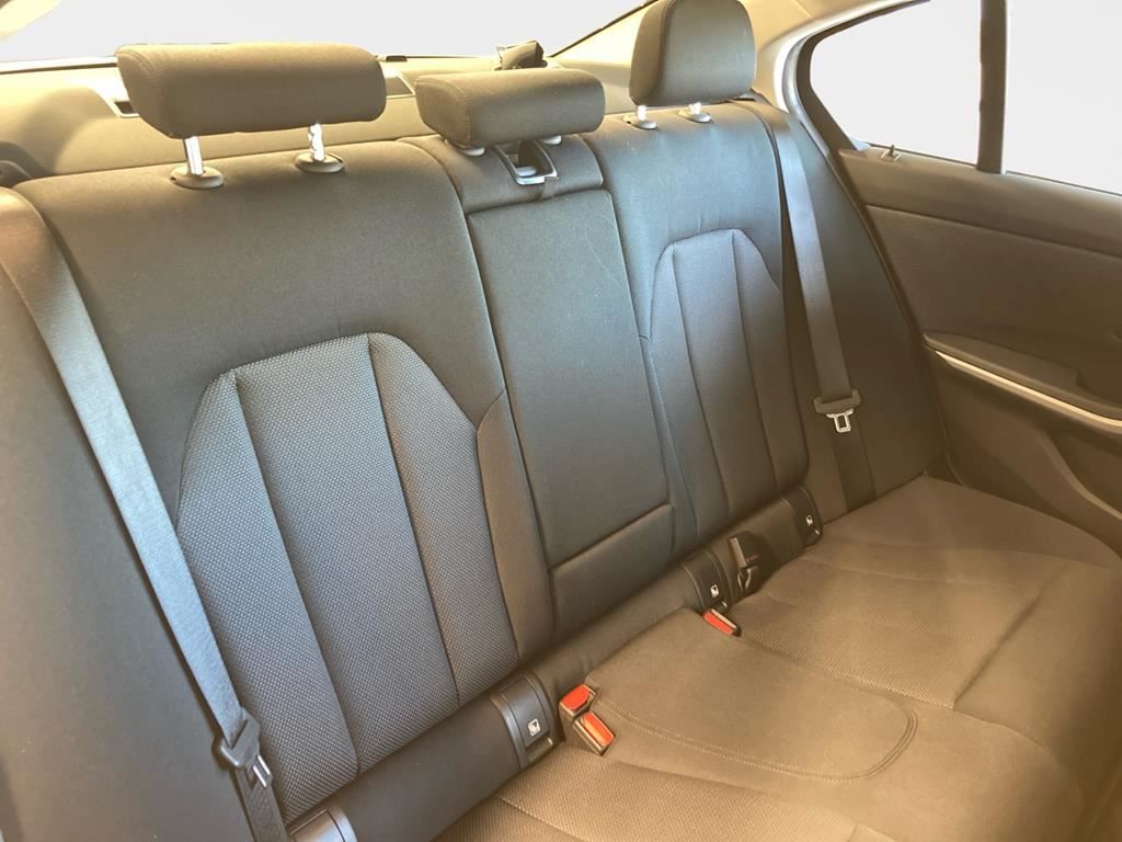 BMW 318i Lim. Advantage+DrivAssist+SHZ+wenigKM+KFZug foto 15