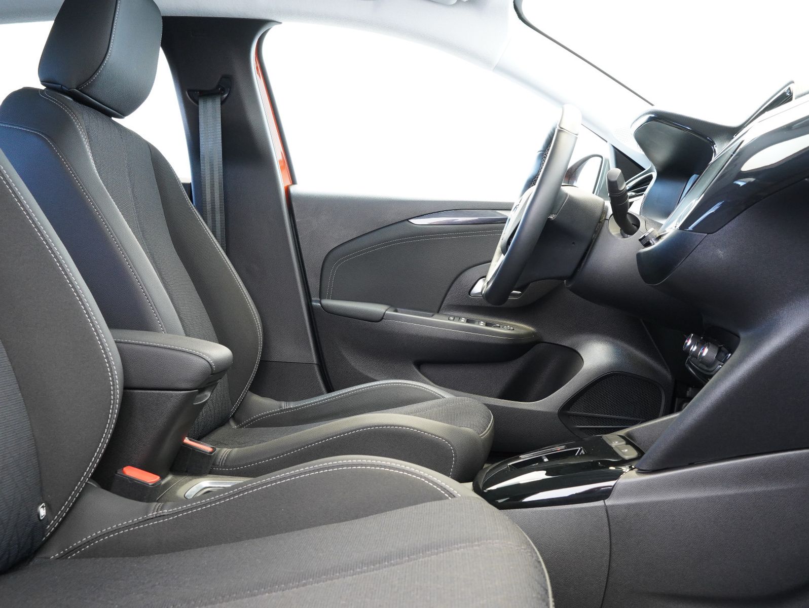 Fahrzeugabbildung Opel Corsa F e Elegance LED/CARPLAY/DAB/11KW/SOH