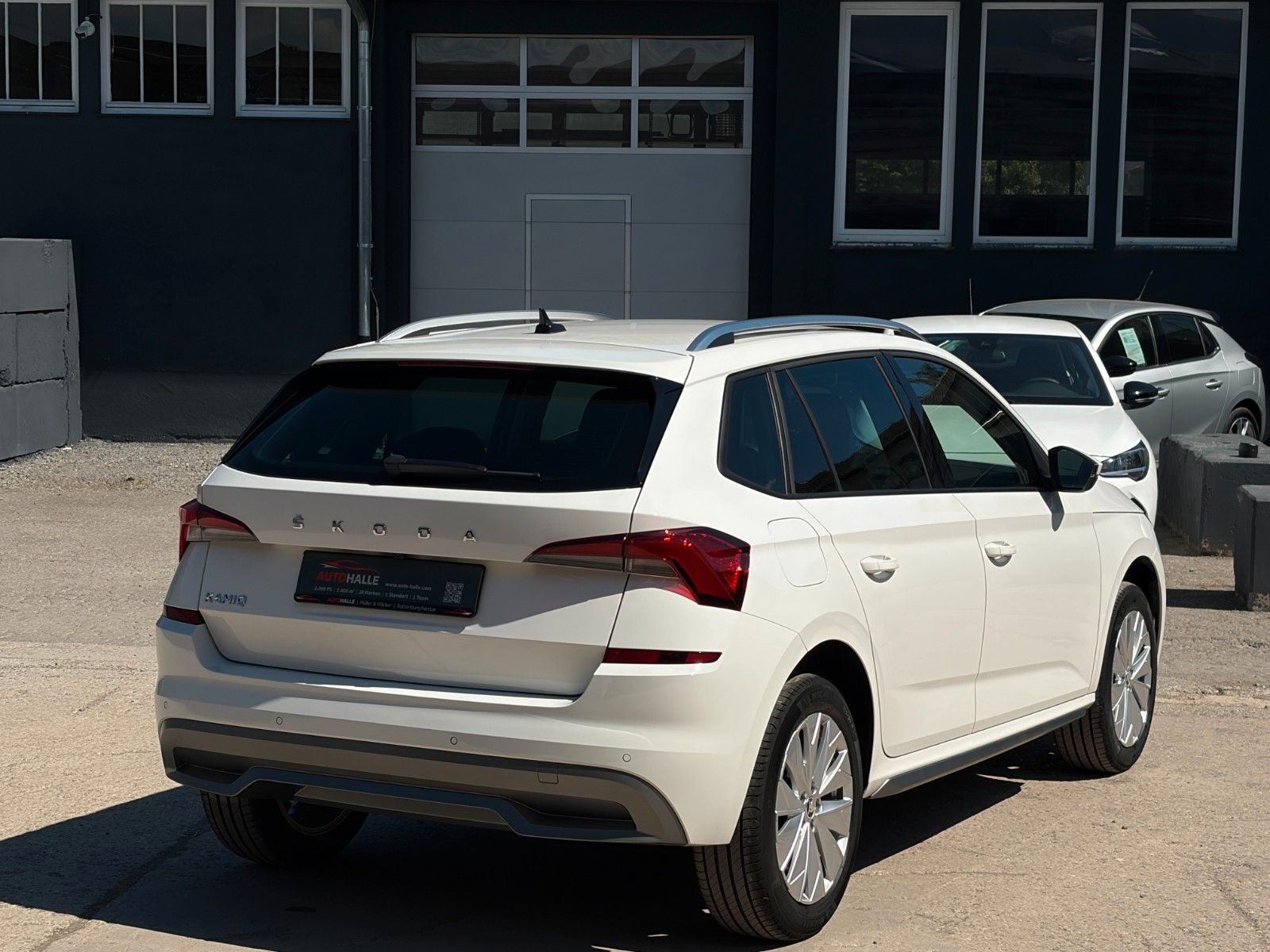 Fahrzeugabbildung SKODA Kamiq 1.0 TSI DSG Style CarPlay LED ACC CAM LHZ