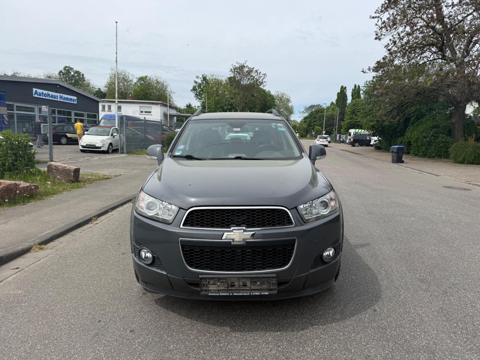 Chevrolet Captiva 2013 — rear view