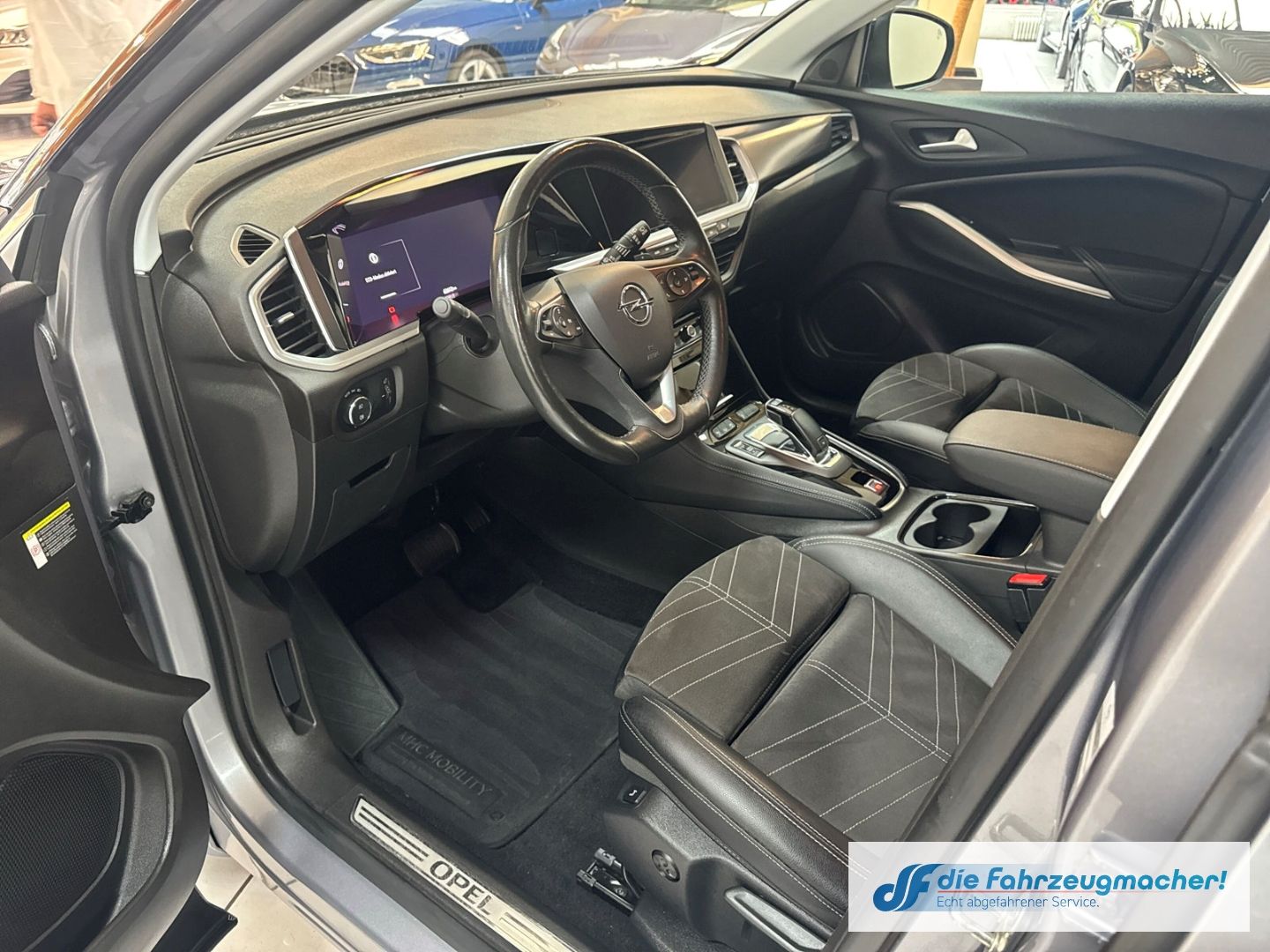 Fahrzeugabbildung Opel Grandland Ultimate 1.5 DNavi Leder Kamera Klimas