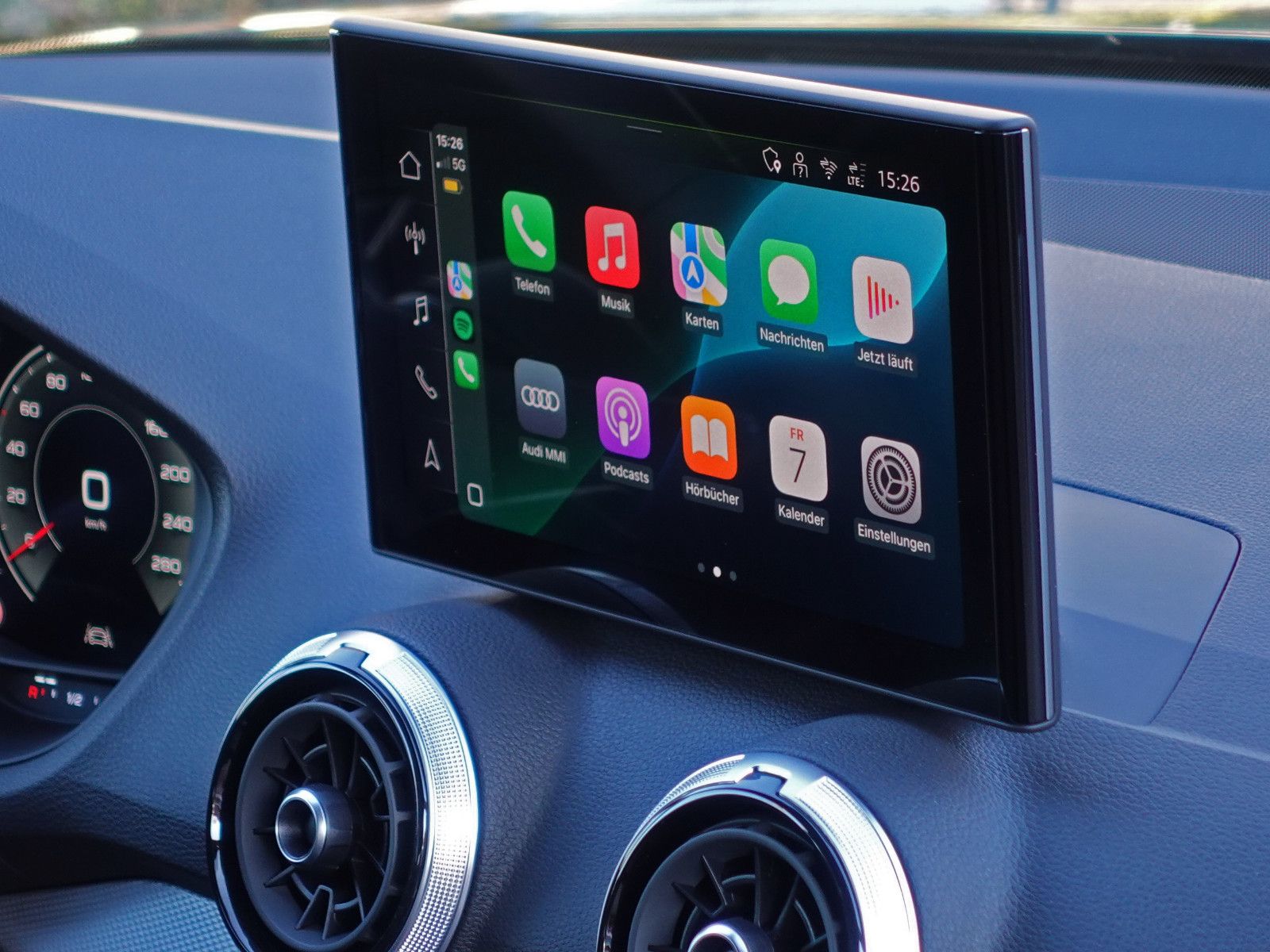 Fahrzeugabbildung Audi Q2 35 TFSI S line Matrix HiFi Kamera AHK ...