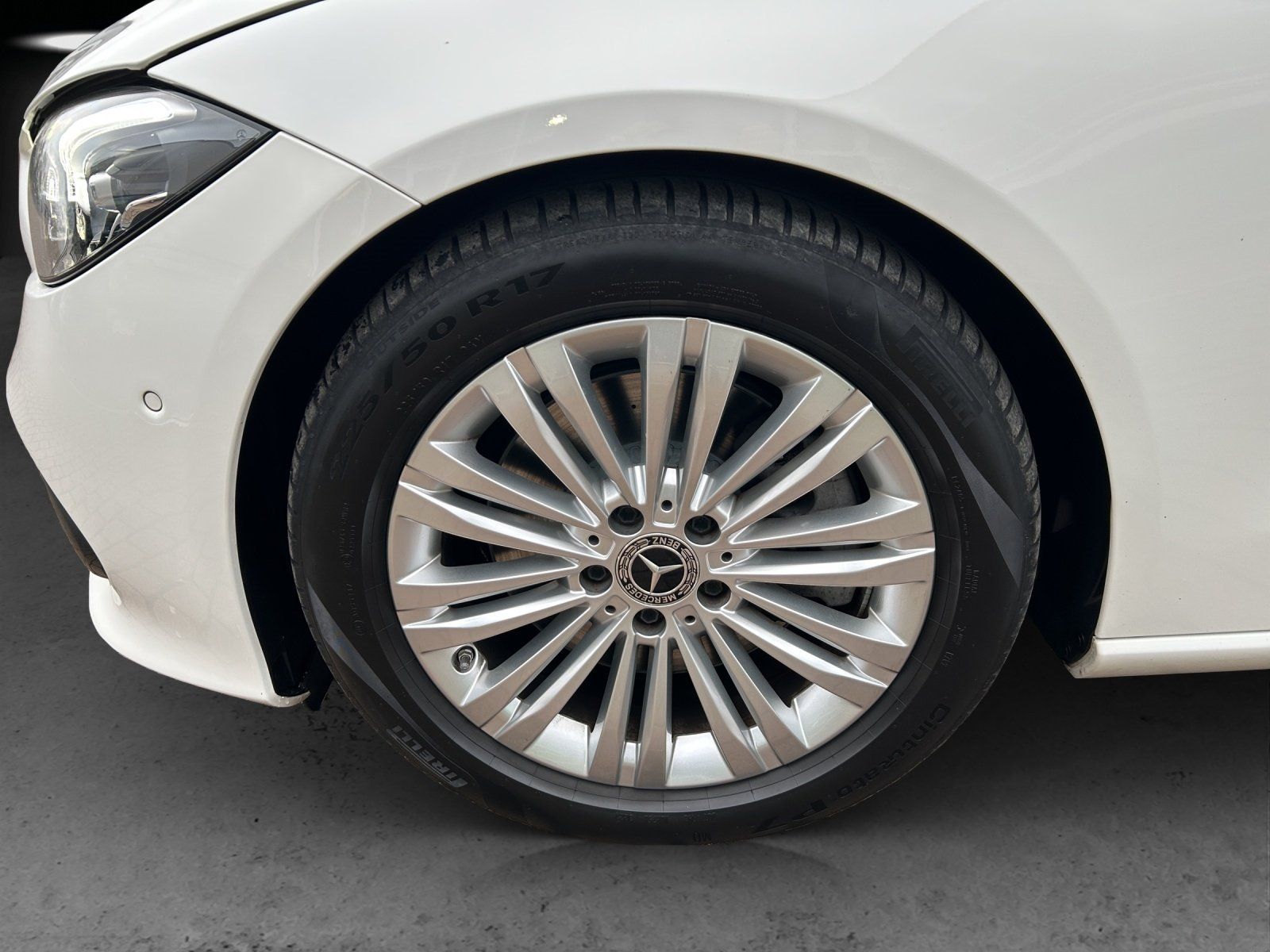 Fahrzeugabbildung Mercedes-Benz C300d T DISTRO Business LED el.Heckkl DAB Kamera