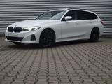 BMW 318i Tour. Curved HuD 18Zoll LM Schaltwippen SH - mit Benzin-Antrieb: Schaltwippen