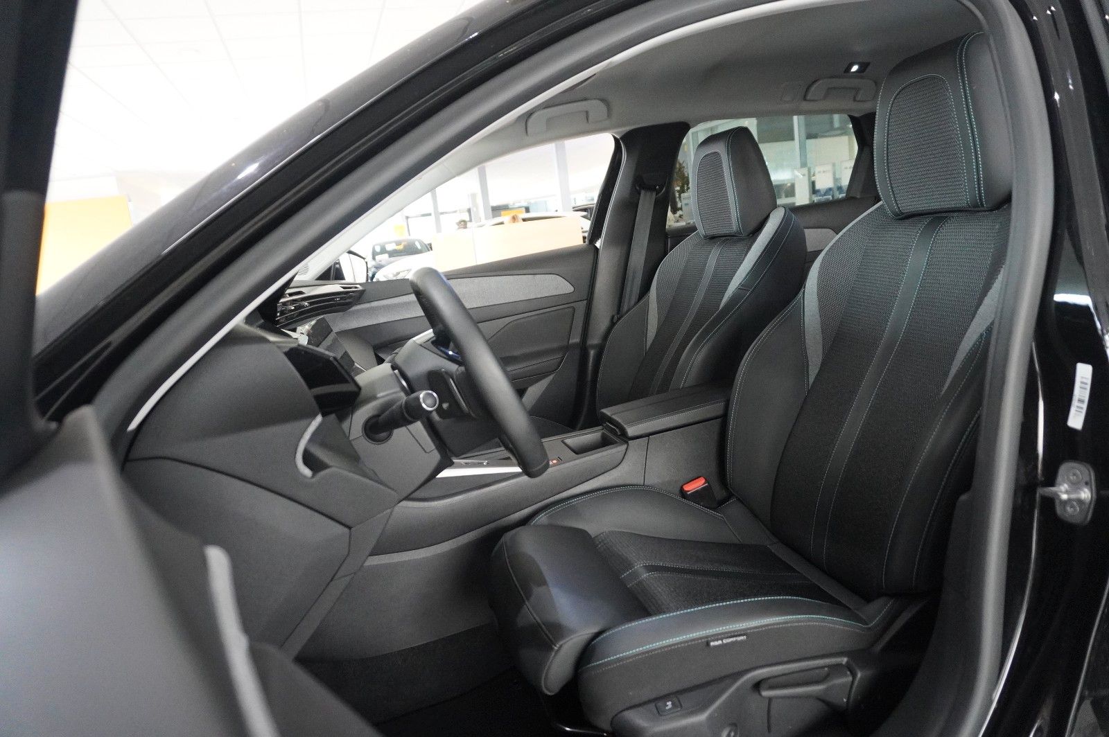 Fahrzeugabbildung Peugeot 308 SW 1.5D ALLURE NAVI/LED/360°/SPORT/SH/VIRT.