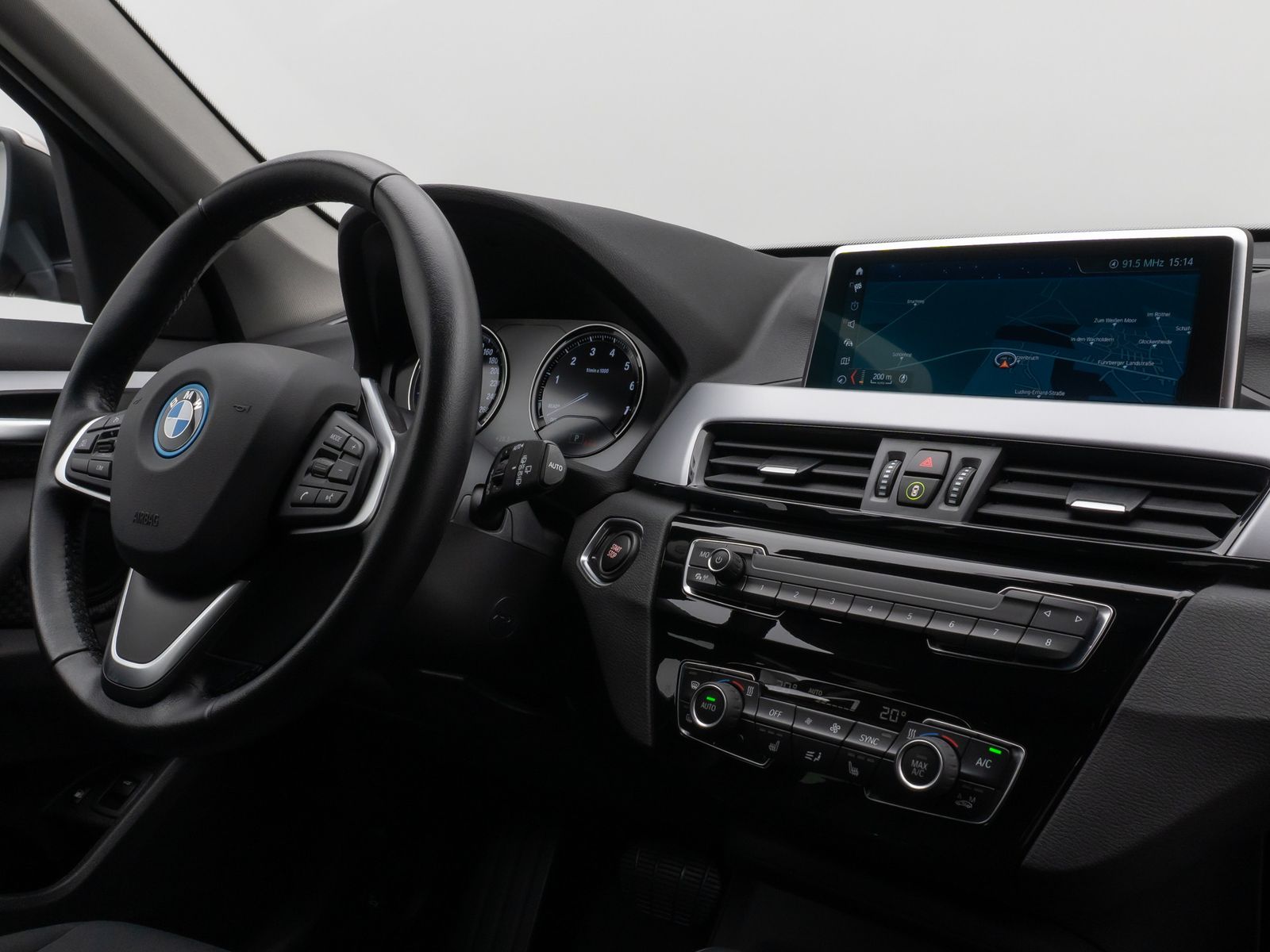 Fahrzeugabbildung BMW X1 xD25e  DAB Navi Lordos Geschwindigkeitsreg