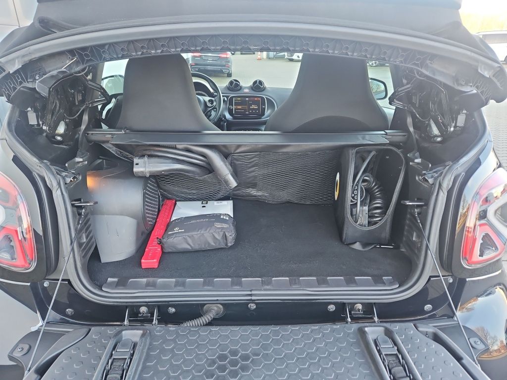 Fahrzeugabbildung Smart EQ ForTwo Cabrio PASSION Ambie. SHZ JBL LED DAB