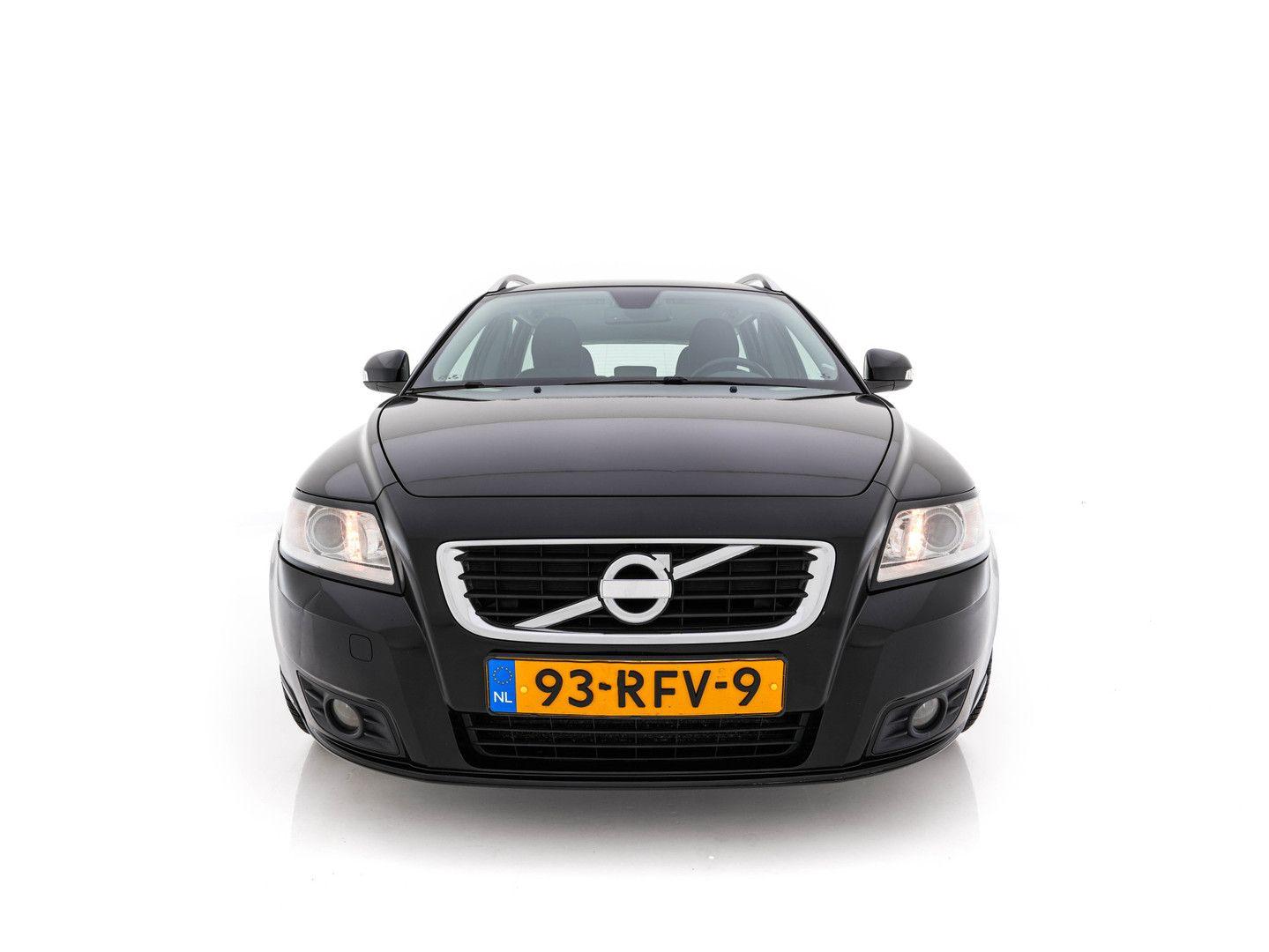 Volvo V50 2011 — rear view