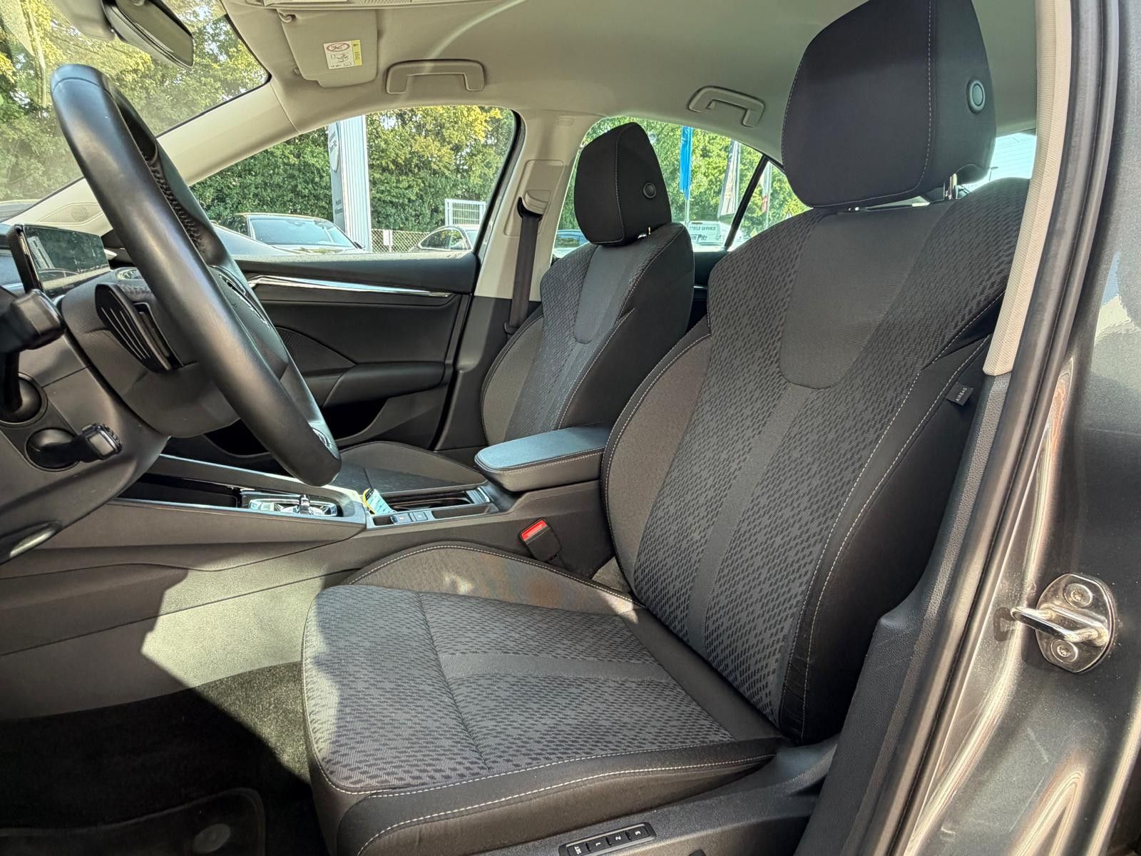 Fahrzeugabbildung SKODA Octavia 2.0TDI Style >VIRTU+HEAD+LED+SHZ+ACC+18"