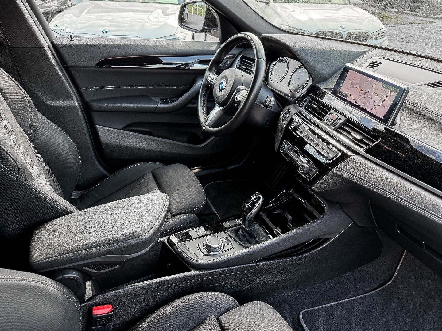 BMW X2 sDrive18i RFK + NAVI + LED + PDC + DAB + UVM. foto 7