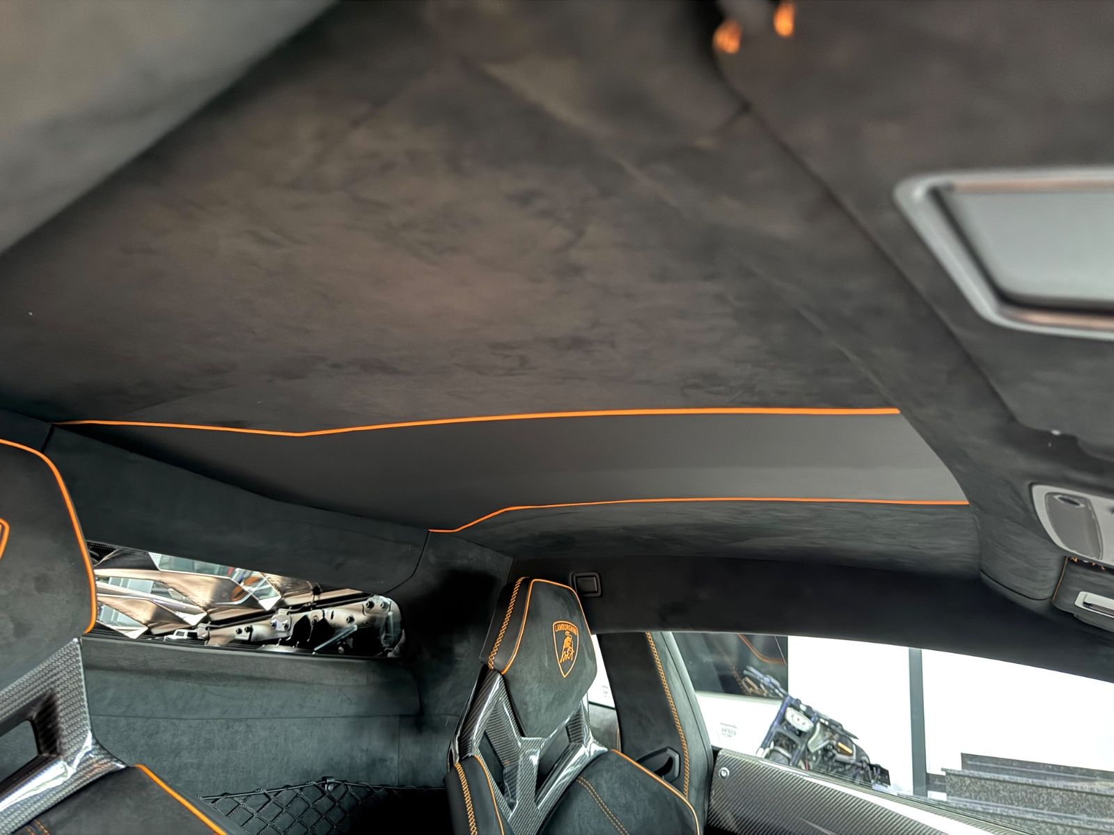 Lamborghini AVENTADOR SVJ V12 FULL CARBON LIFT STYLE GINTANI foto 22