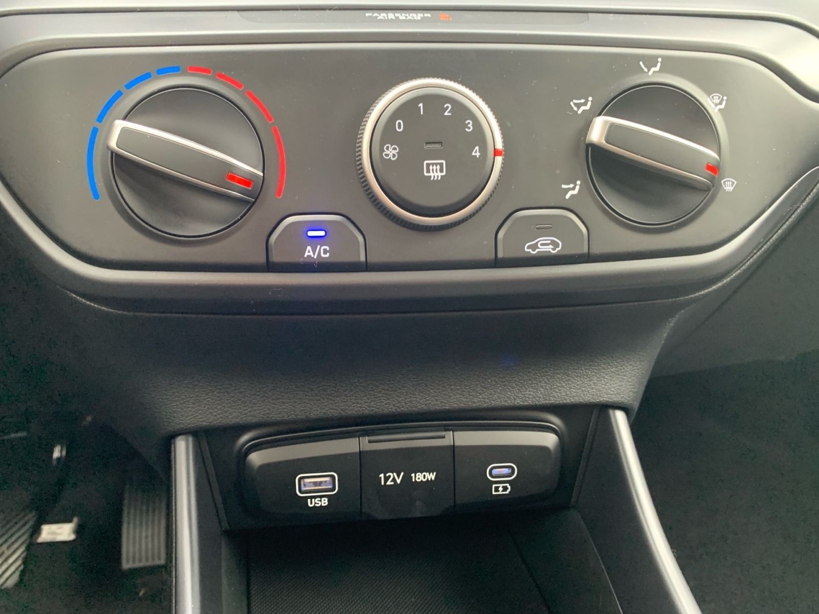 Fahrzeugabbildung Hyundai i20 FL 1.2 Select Navi Kamera Funktion Paket