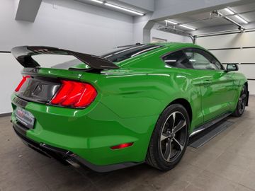 Ford Mustang - 6