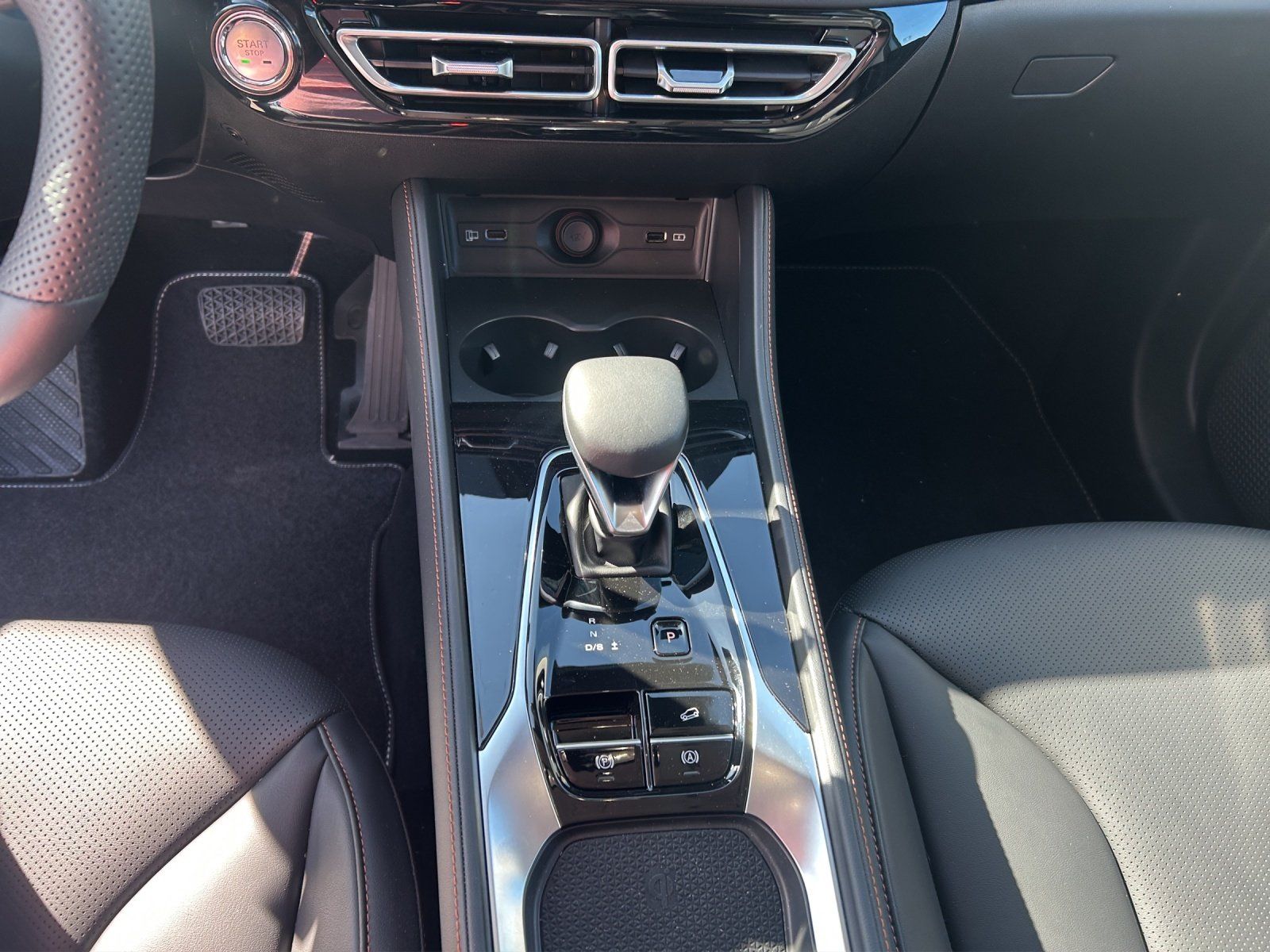 Fahrzeugabbildung MG MG HS Luxury AT