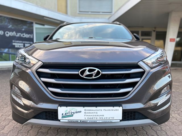 Hyundai Tucson 1,7 Ltr. Aut. Navi Kamera Alu Pdc Tüv NEU