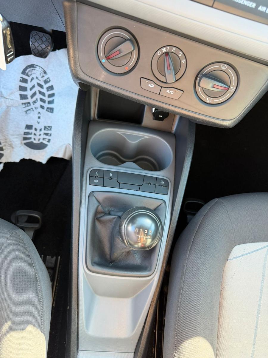 Seat Ibiza 2015 — photo 17