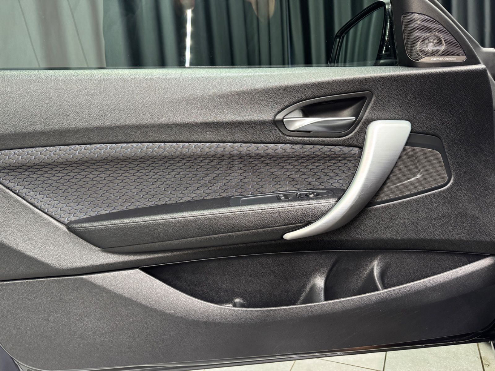 Fahrzeugabbildung BMW M135 i xDrive|AUTOMATIK|H&K|NAVI|KAMERA|