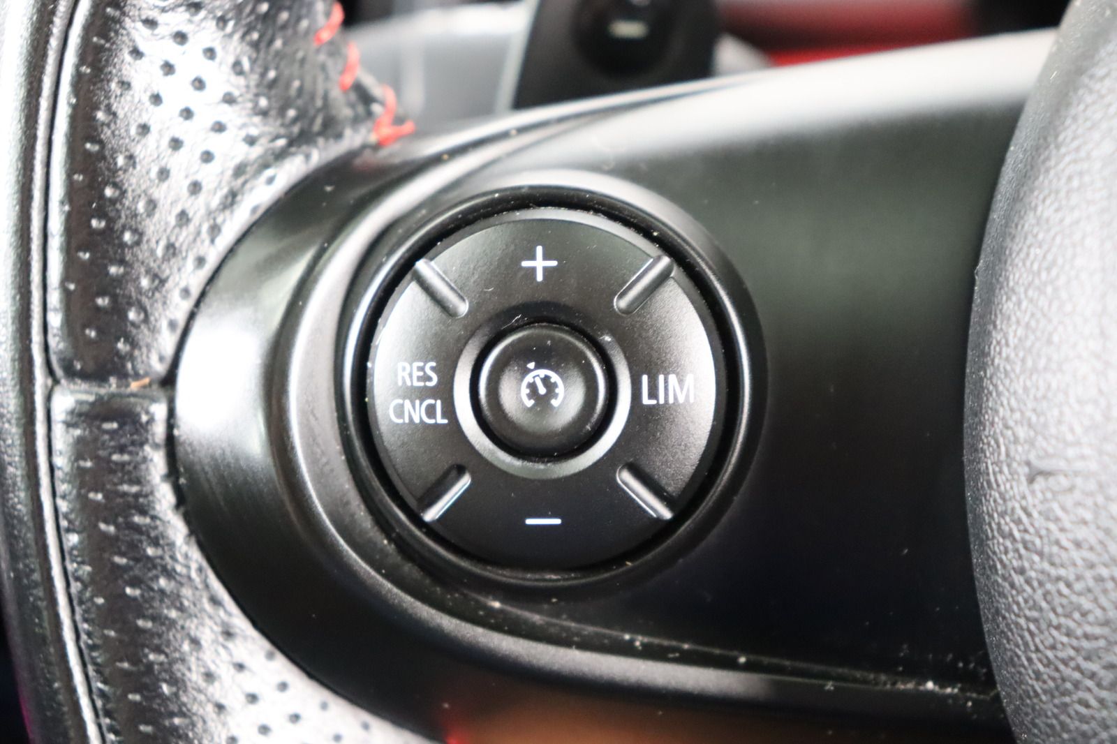 Fahrzeugabbildung MINI John Cooper Works * HUD * LED * Pano