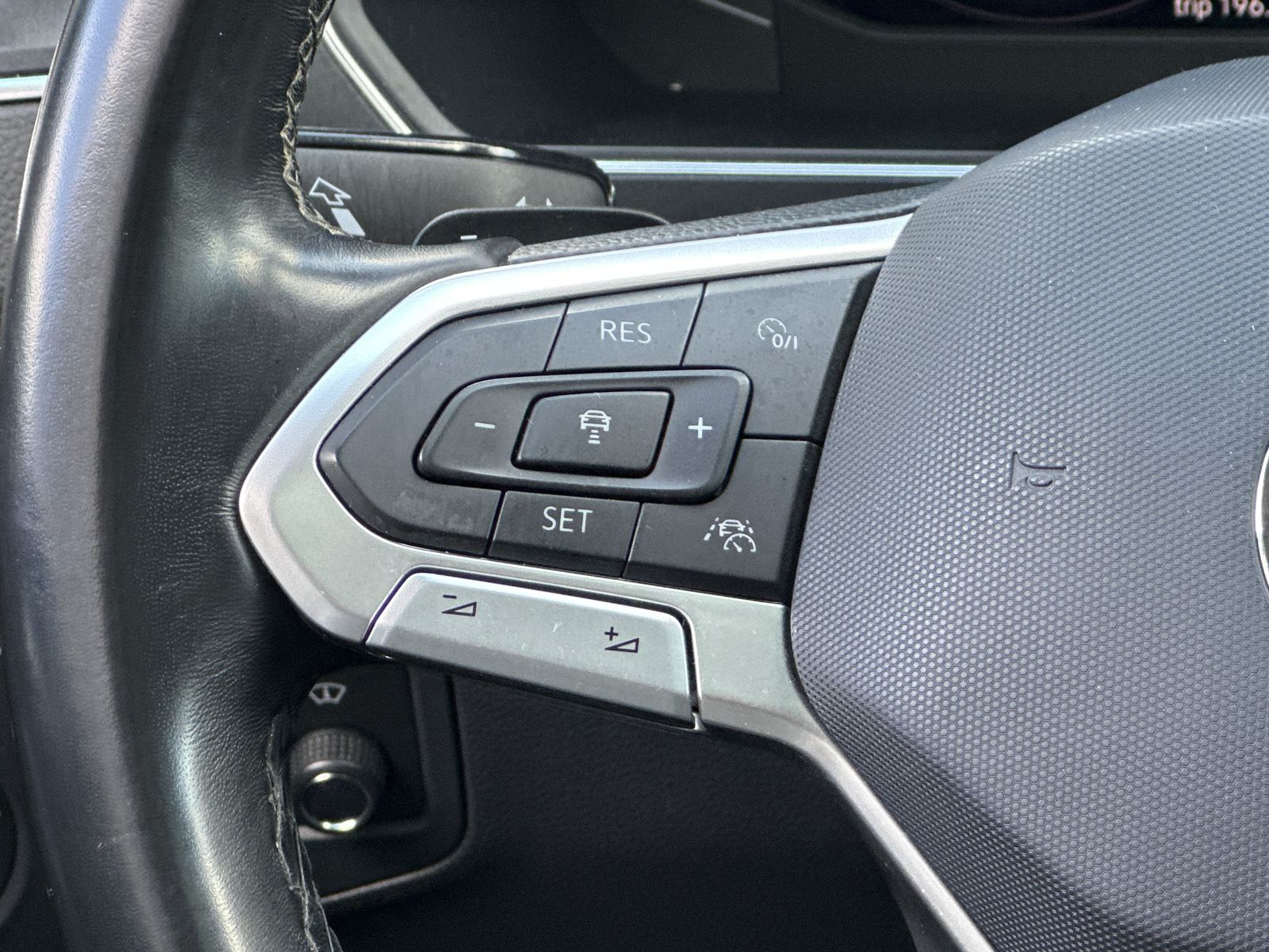 Fahrzeugabbildung Volkswagen Tiguan Allspace Elegance 4M NAV+LED+PANO+AHK+ACC