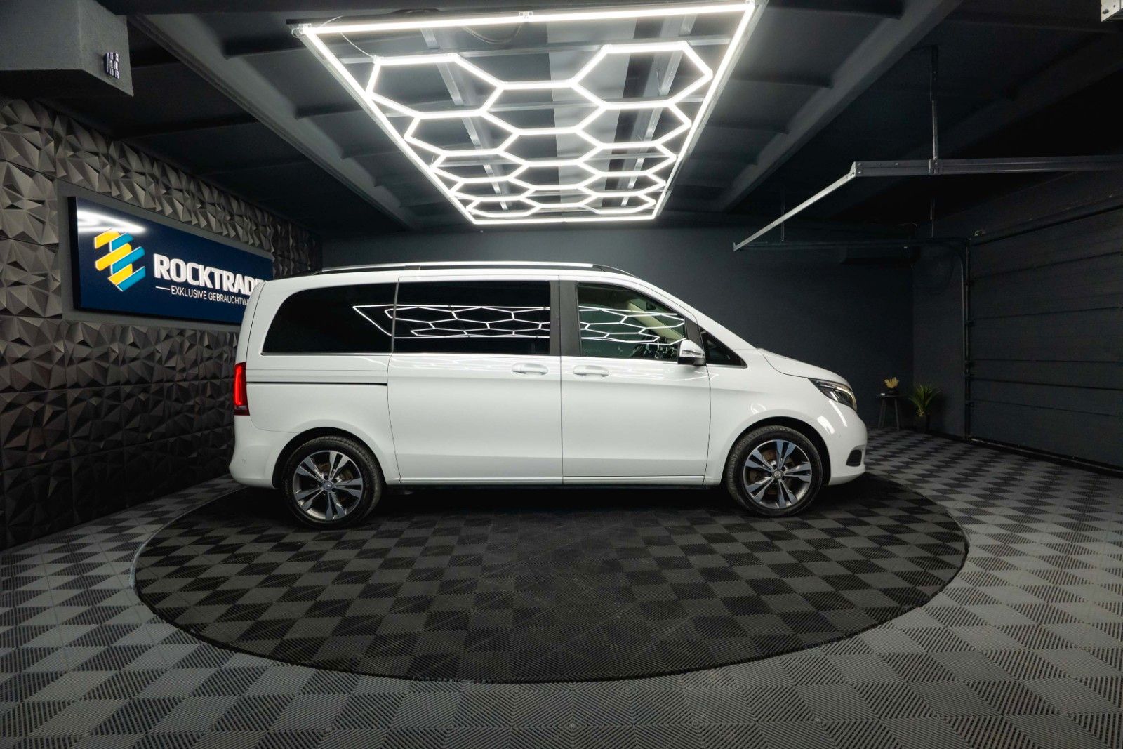 Fahrzeugabbildung Mercedes-Benz V 250 CDI AVANTGARDE EDITION 4MATIC | LED | 19%
