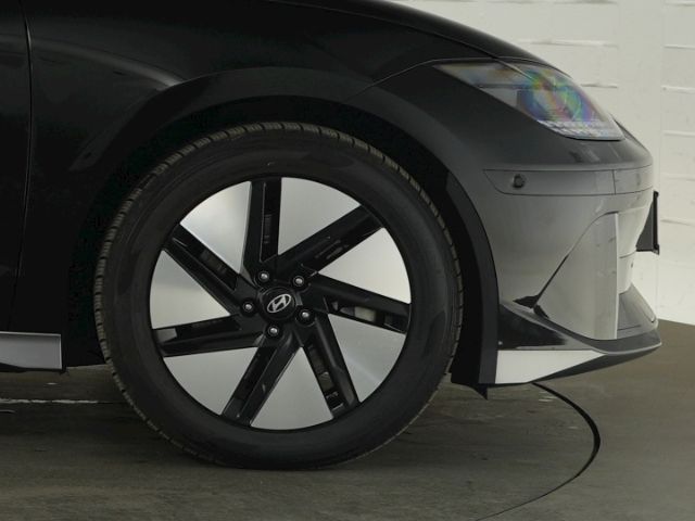 IONIQ 6 UNIQ 77,4kWh AT 4WD+MATRIX LED+NAVI+SURR