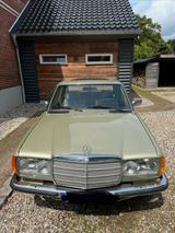 Mercedes-Benz Mercedes 230 E / 123 - Mercedes-Benz 230 Gebrauchtwagen in Hamburg