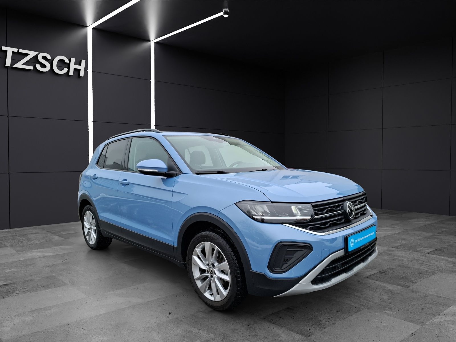 Fahrzeugabbildung Volkswagen T-Cross TSI Life LED AID ACC APP RFK SH LM